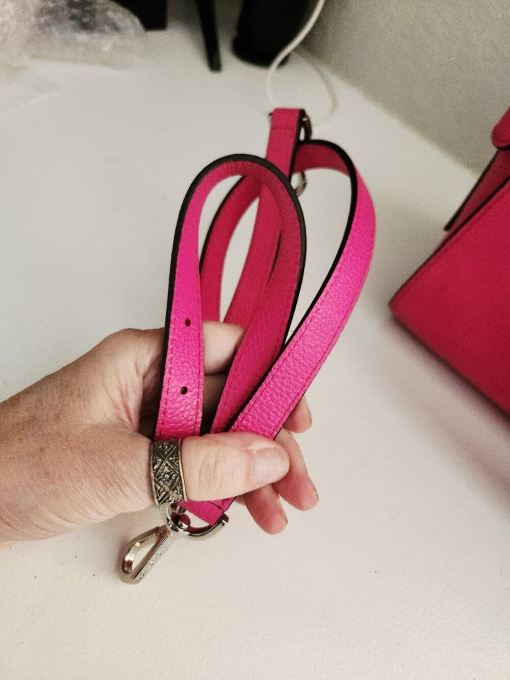 Like New Michael Kors Rasberry Pink Shoulder/Crossbody Bag Purse - Picture 6 of 16